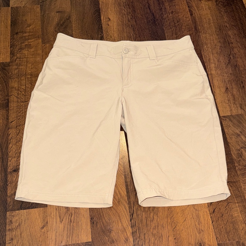 Eddie Bauer Womens Lightweight Bermuda Shorts Khaki size 8